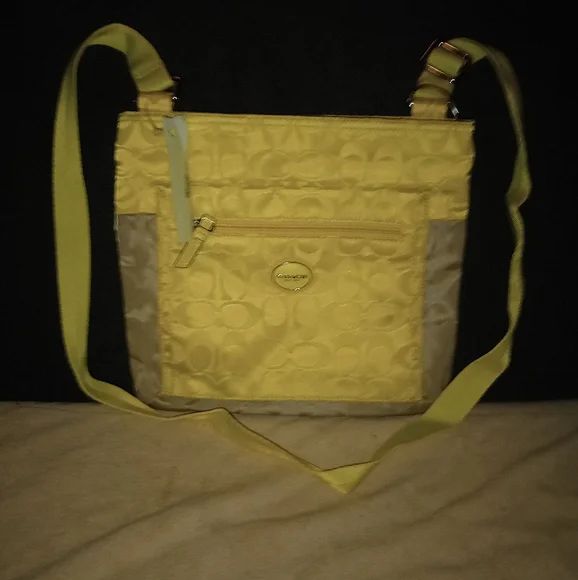 NWT COACH GETAWAY SIGNATURE NYLON FILE CROSSBODY IN SV/KHAKI/CITRINE - Picture 3 of 14